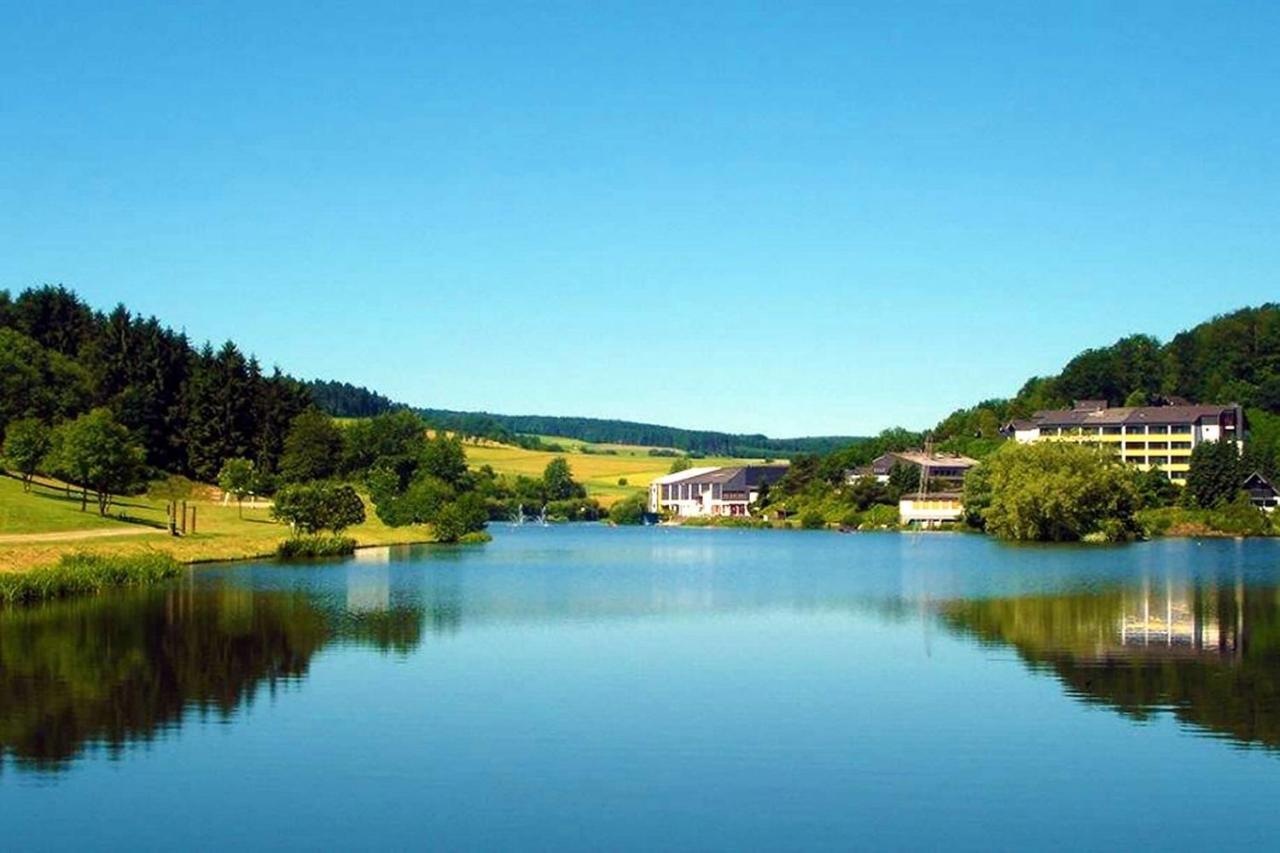 Seepark Kirchheim Ferienhaus Bei Diane Mit Sauna Экстерьер фото